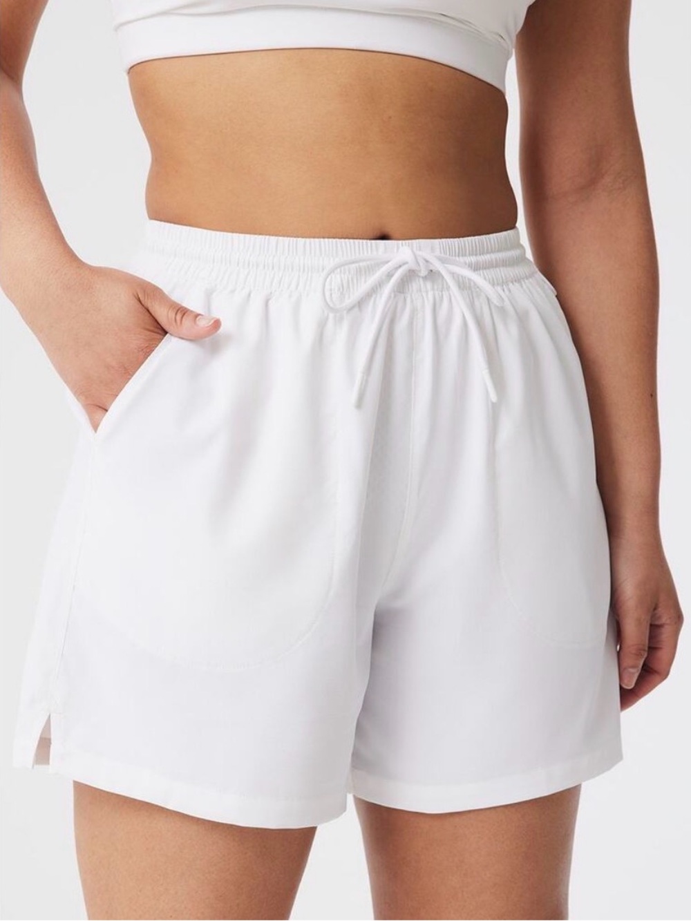 Outdoor Voices White SolarCool 5" Beach Short Size extra large